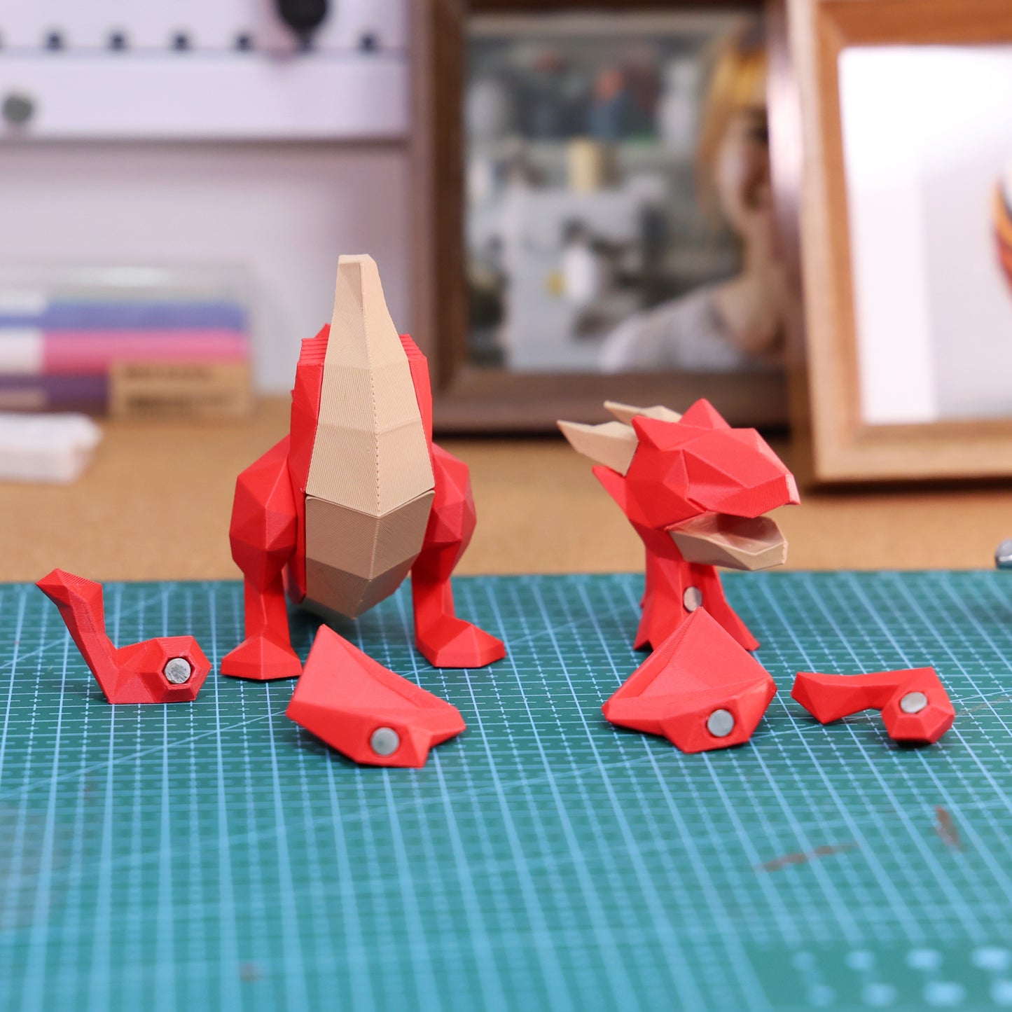 Charizard Plastic Sculpture Model - Pokémon Red Edition