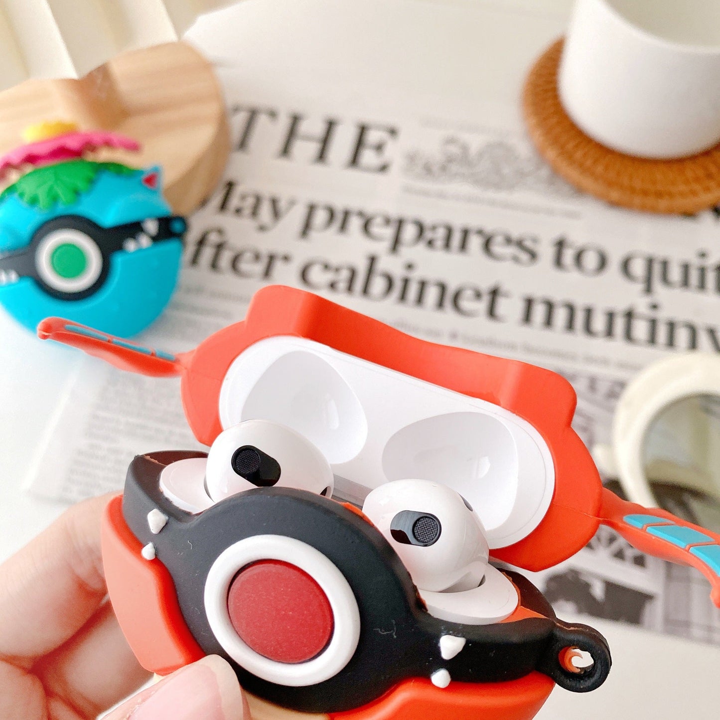 Bisaflor / Charizard Earphone Case for Apple AirPods 1, 2, 3 and Pro