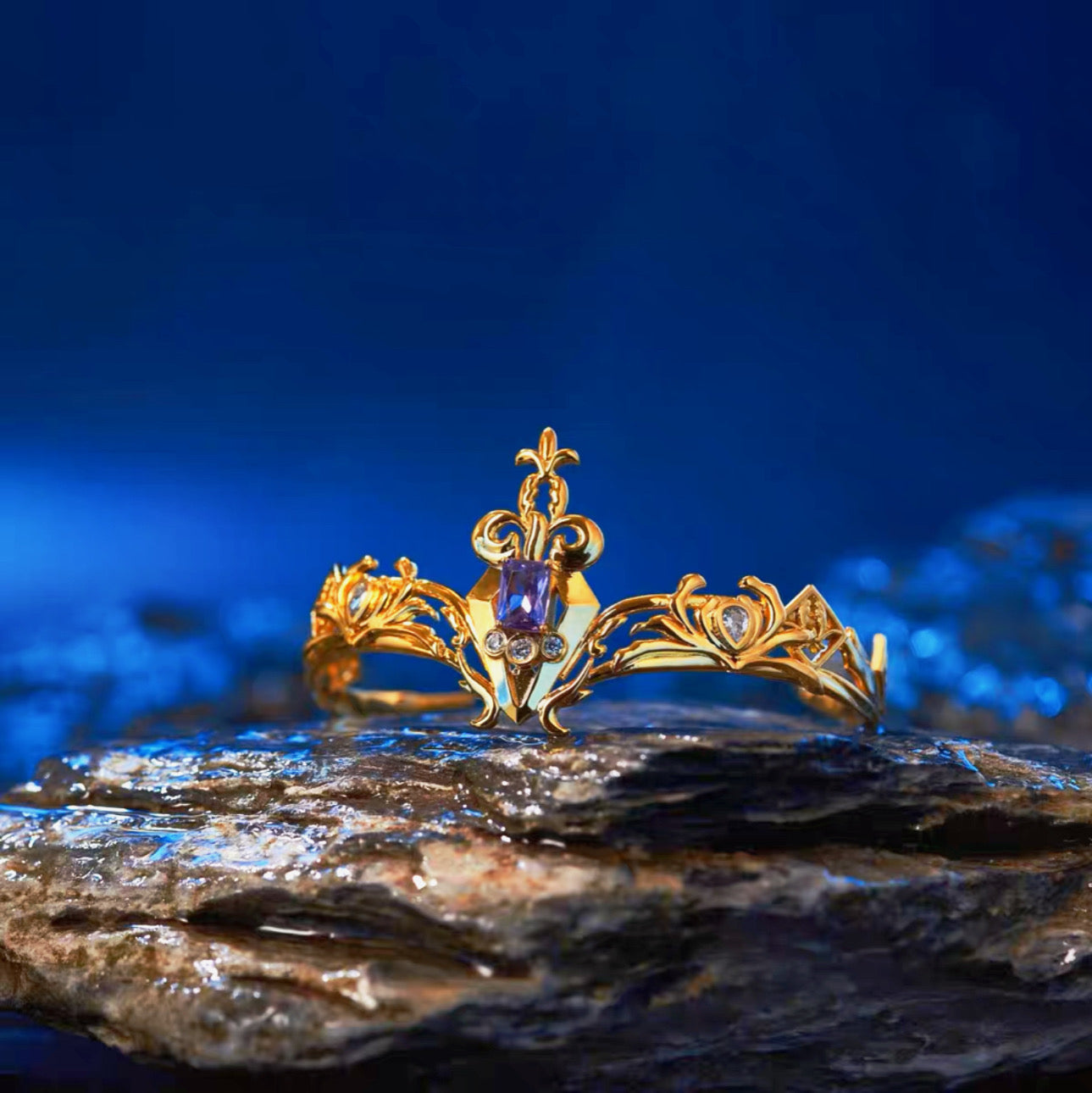 JOJO:Replica edition of Charlie Soo's crown