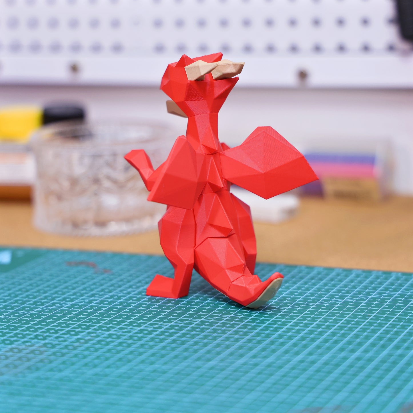 Charizard Plastic Sculpture Model - Pokémon Red Edition