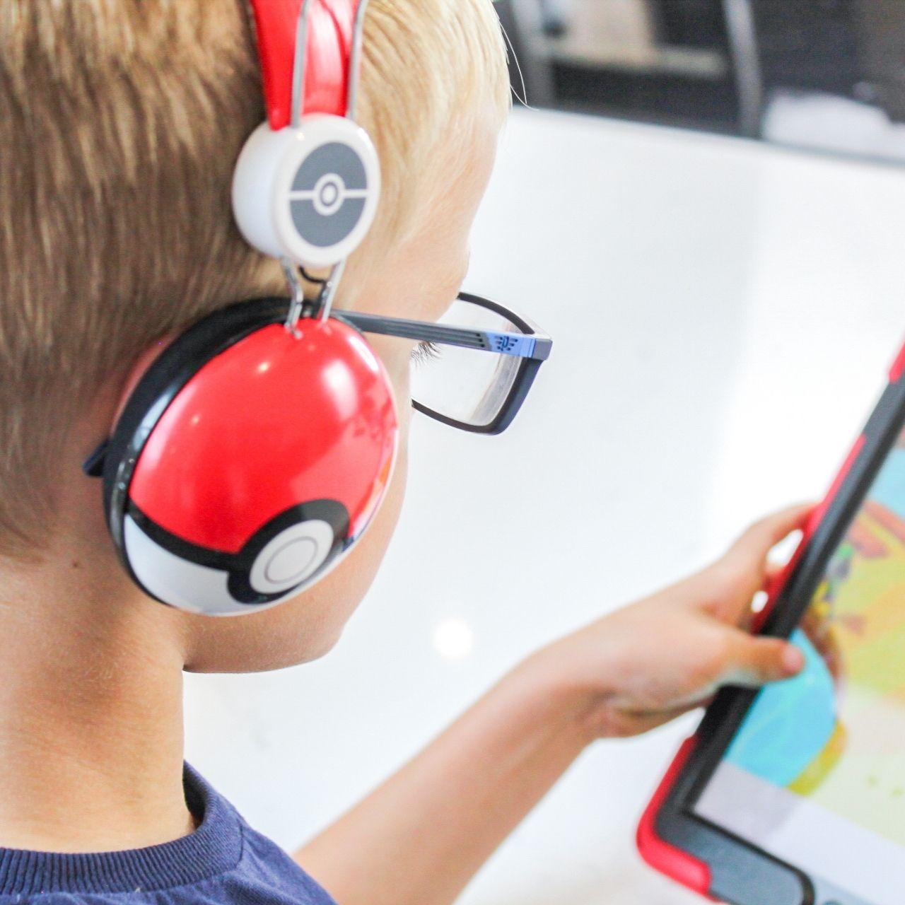 Pokémon Poke Ball Teen Wired Headphones