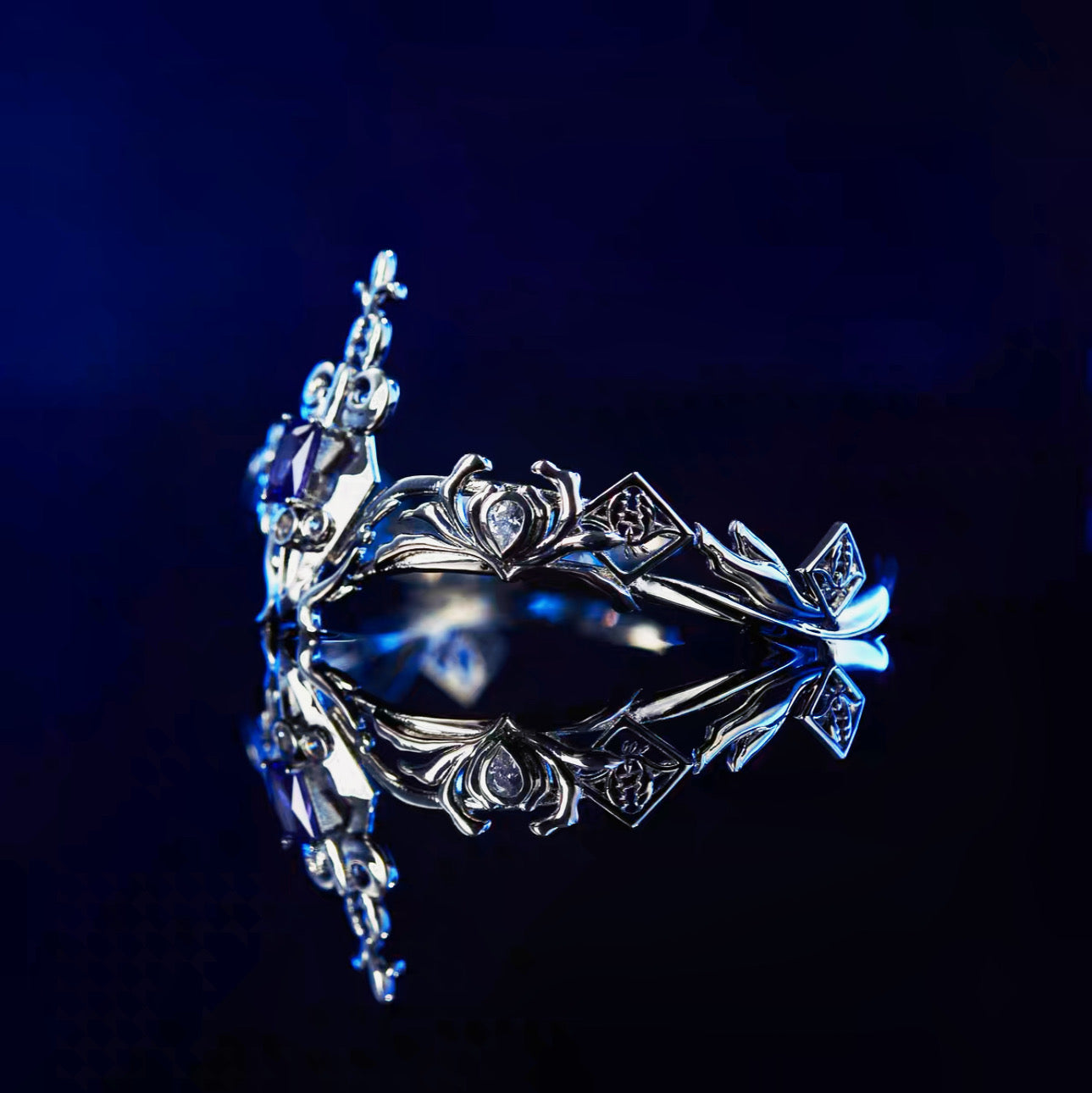 JOJO:Replica edition of Charlie Soo's crown